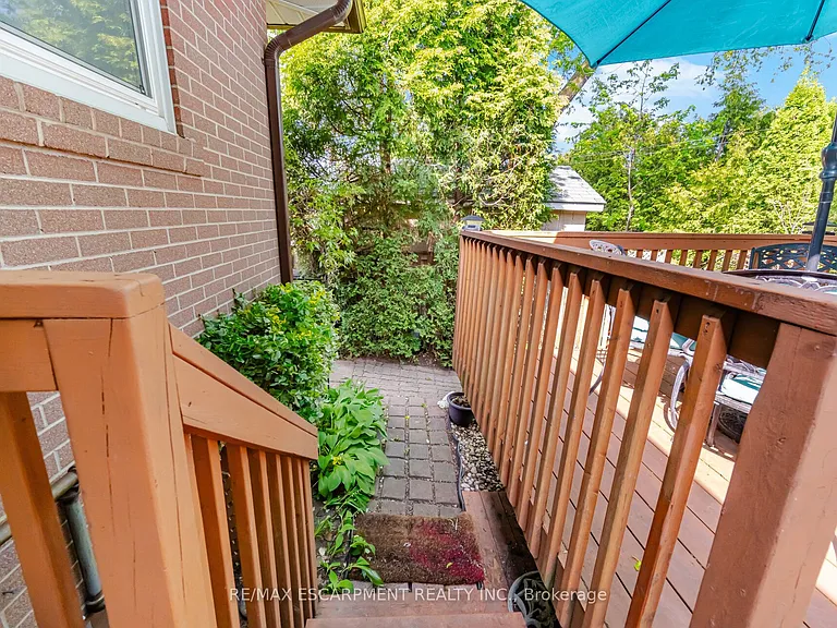 1926 Reiss Ct — Photo 38