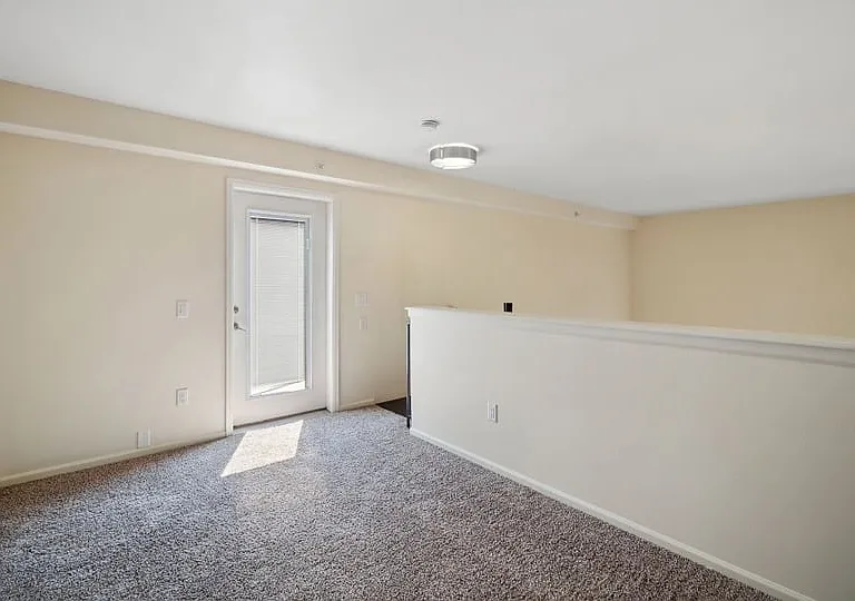 914 W Lake St — Photo 23