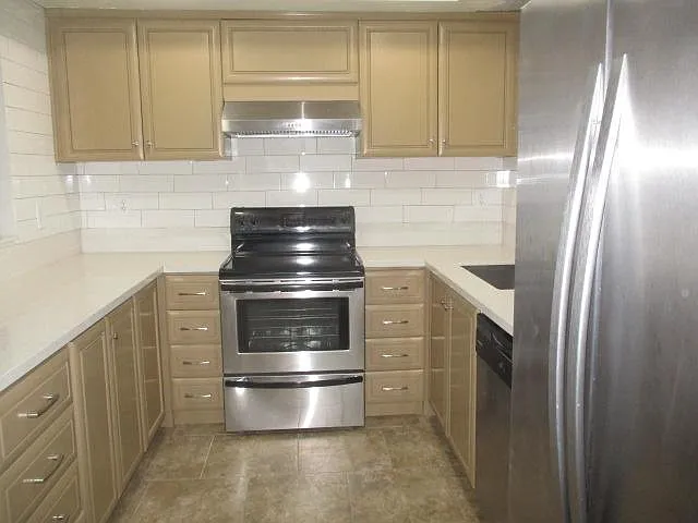 12650 Lakeshore Dr #158 — Photo 1