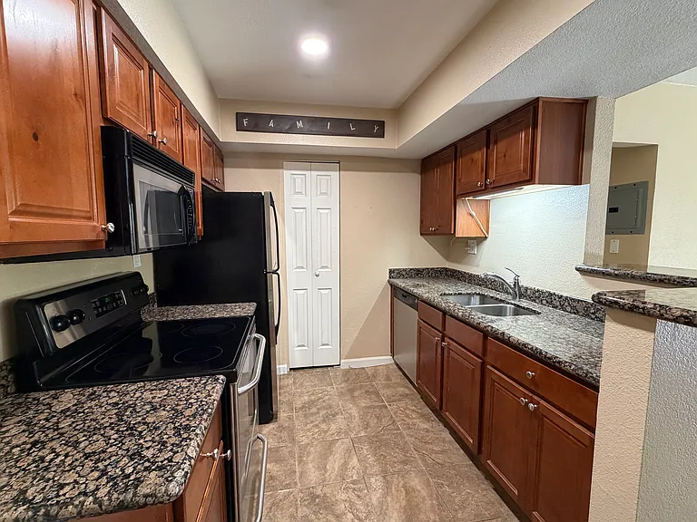 5877 N Granite Reef Rd #1151 — Photo 13