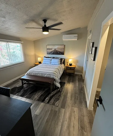 3860 E Mission Ln #1 — Photo 1