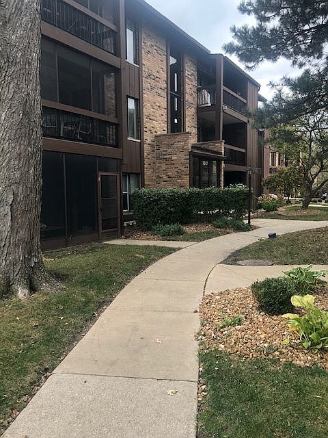 1st image of 7517 175th St APT 323