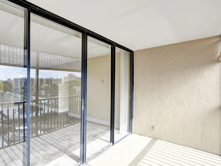 3 Royal Palm Way — Photo 37