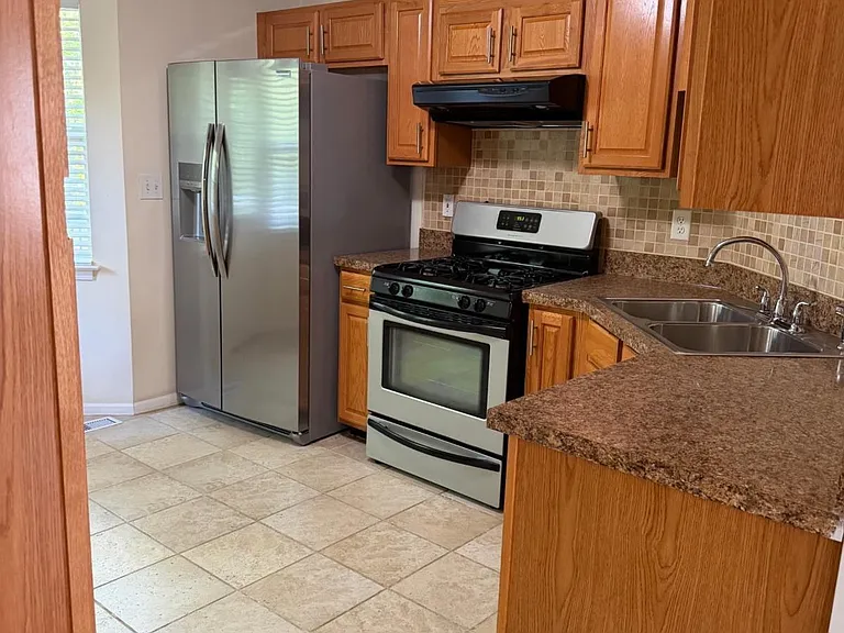 72 Victorian Cir — Photo 3