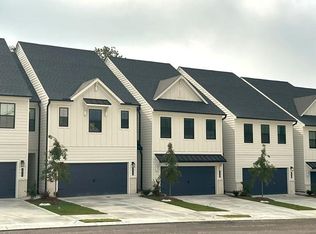 2861 Bullfrog Ln, Gainesville, GA 30507