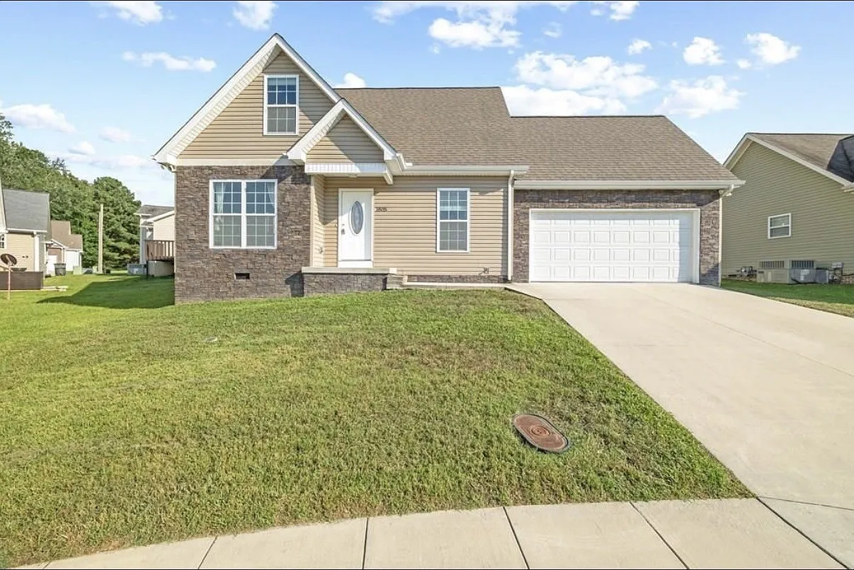 4 bed, 1856 sqft, $2,250 — Photo 1