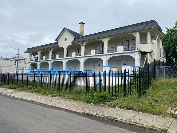 4th image of 377 Lechner Ave Unit 87