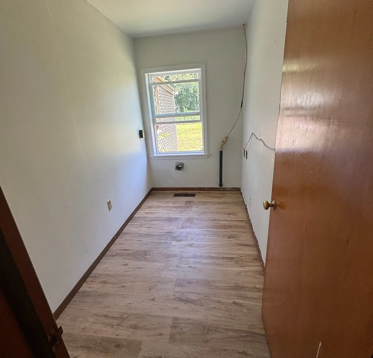 1226 East Denver Drive — Photo 2