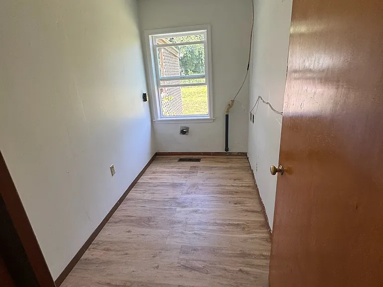 1226 E Denver Dr — Photo 2