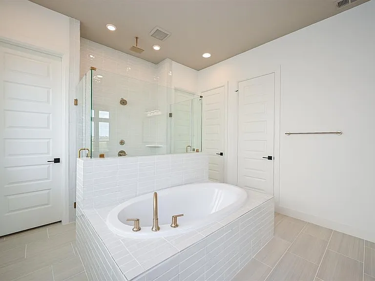 22310 Understory Ct — Photo 24