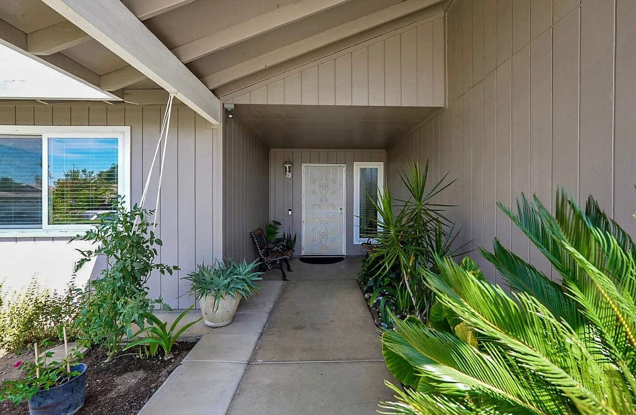 3 bed, 1158 sqft, $2,450 — Photo 3