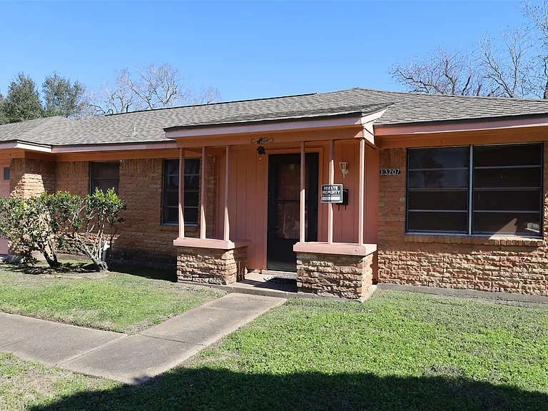 13207 Santa Teresa Rd — Photo 2
