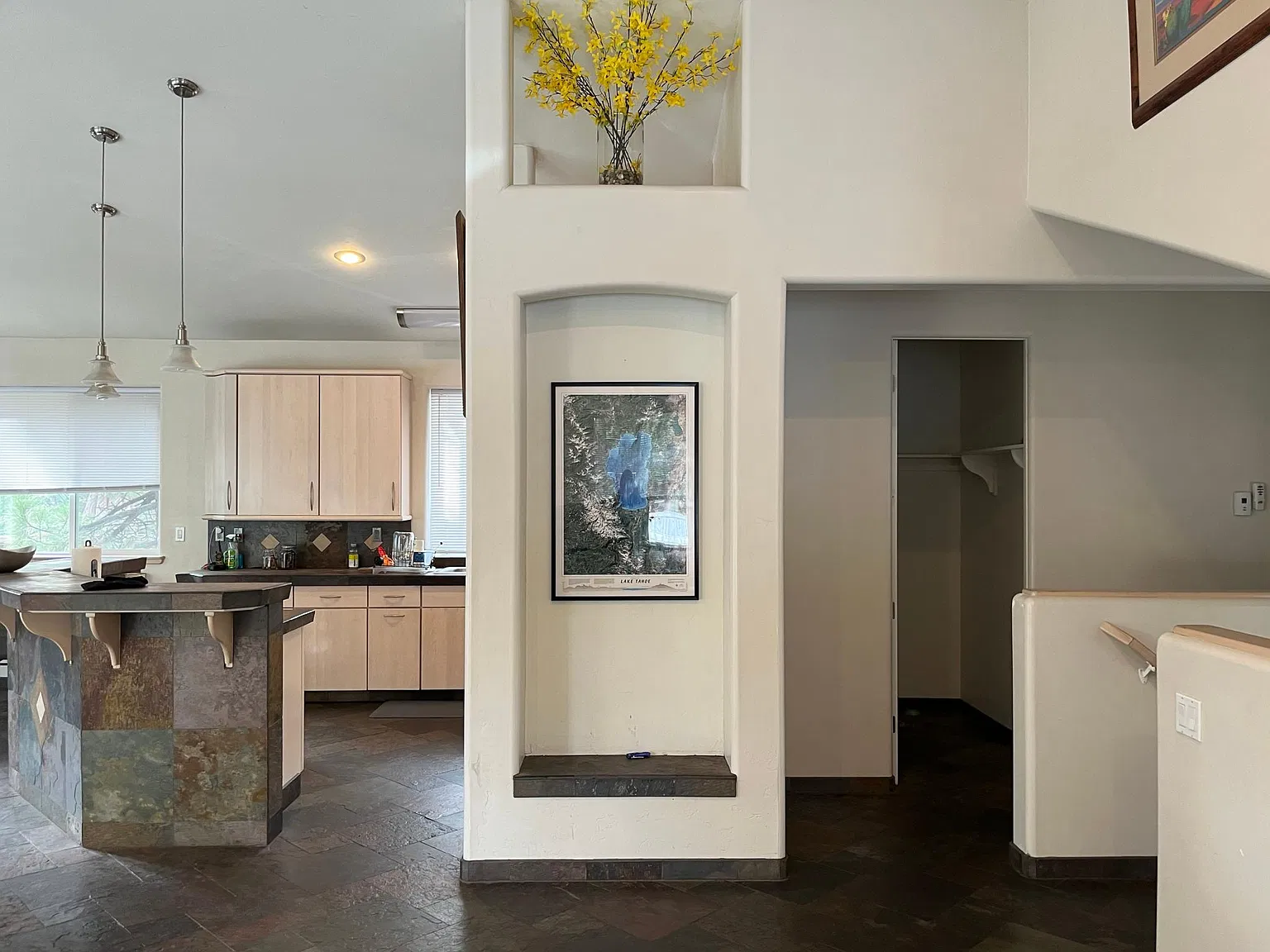 4 bed, 2.5 bath, 2247 sqft, $4,100 — Photo 2