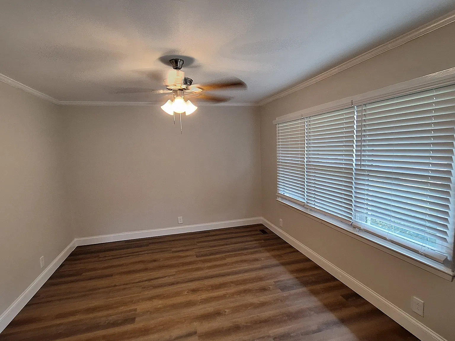 4 bed, 2.5 bath, 2160 sqft, $3,350 — Photo 2