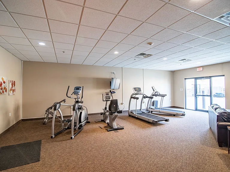 Mandan Place Apartments — Photo 18
