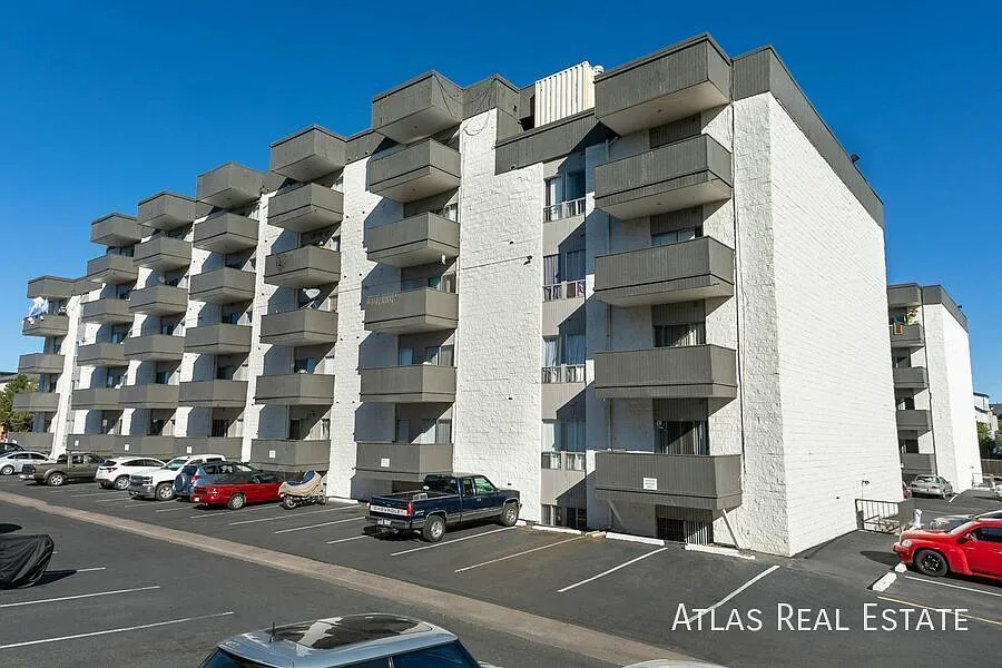 180 Flats — Photo 2
