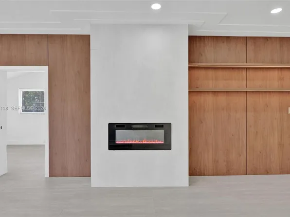 633 NE 70th St, Miami, FL 33138