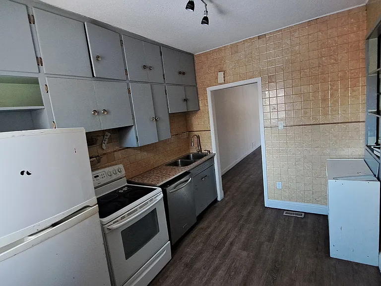1428 Queen St — Photo 29