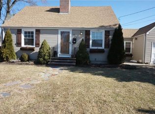 222 Pierce Ave, Warwick, RI 02888
