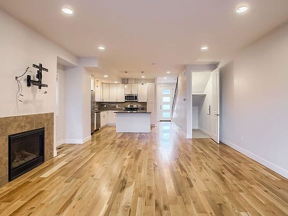 4th image of 759 S Krameria St