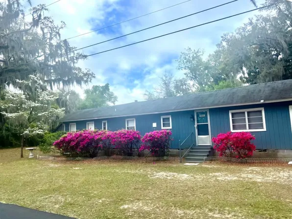 1009 16th St, Port Royal, SC 29935