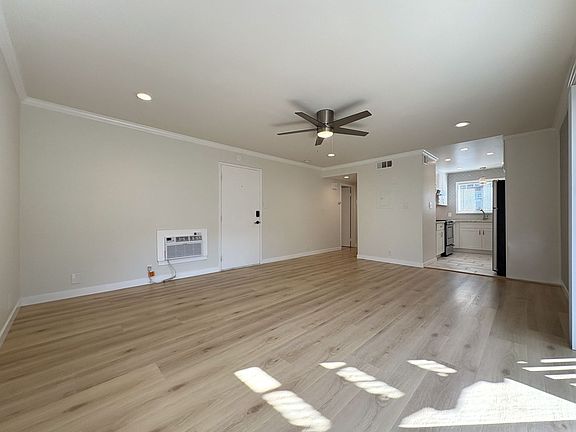 2nd image of 899 Webster St APT 1
