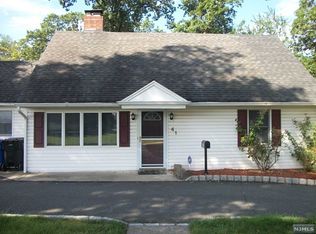 41 Forest Ave, Paramus, NJ 07652