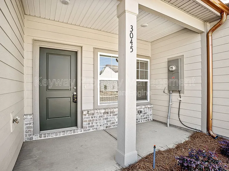 3109 Venetian Dr — Photo 2