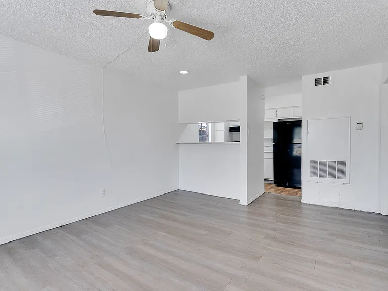 Villa Nueva Apartments — Photo 19