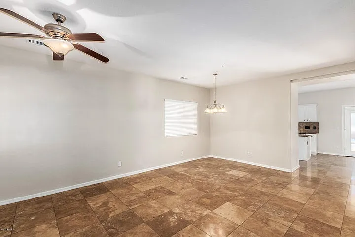 18606 W Sunnyslope Ln — Photo 11