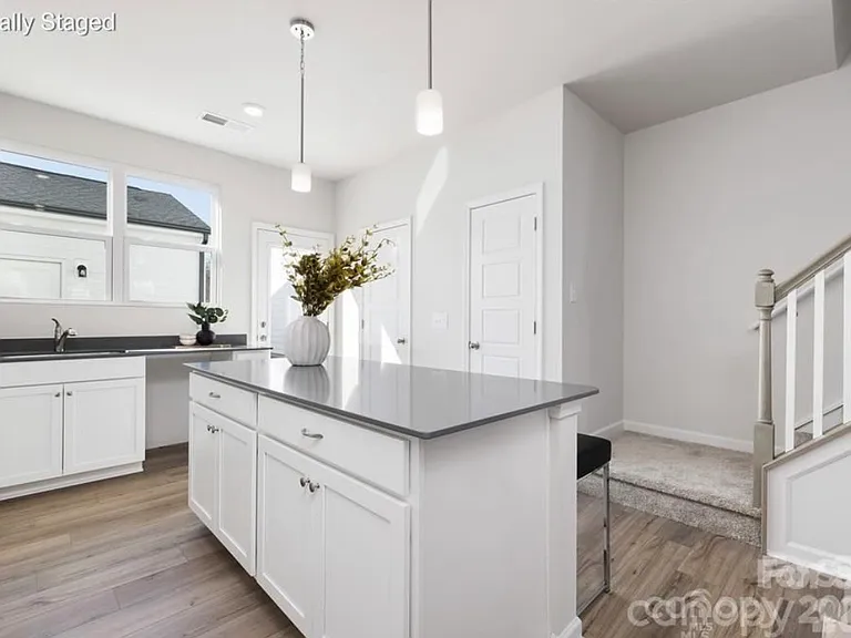 8140 Jacey Ln — Photo 6