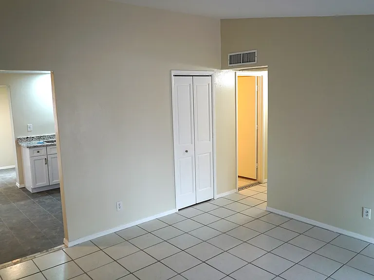 951 W Oahu Pl — Photo 5
