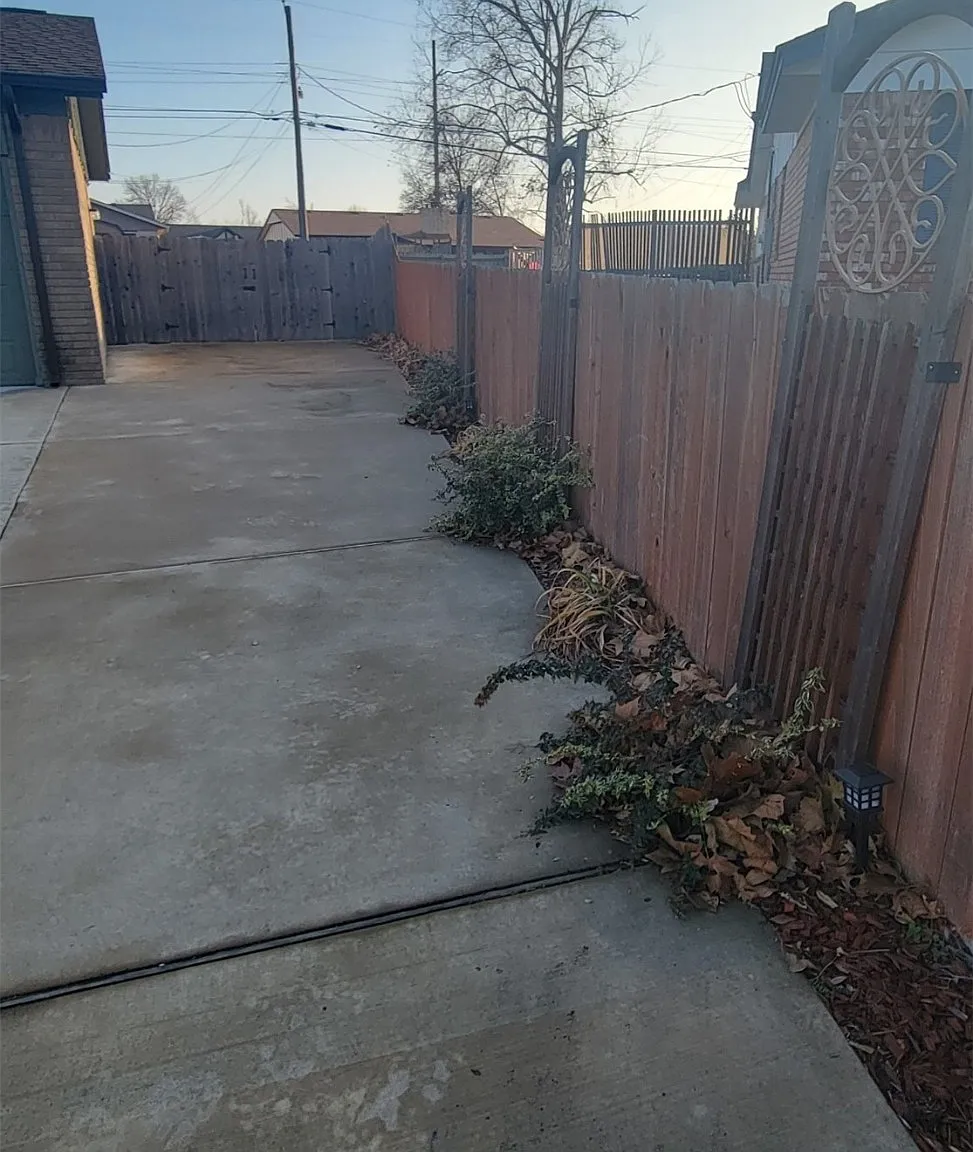 3 bed, 1.0 bath, 990 sqft, $1,400 — Photo 4