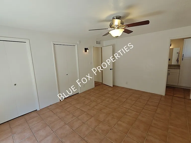 2781 W Calle Carapan — Photo 21