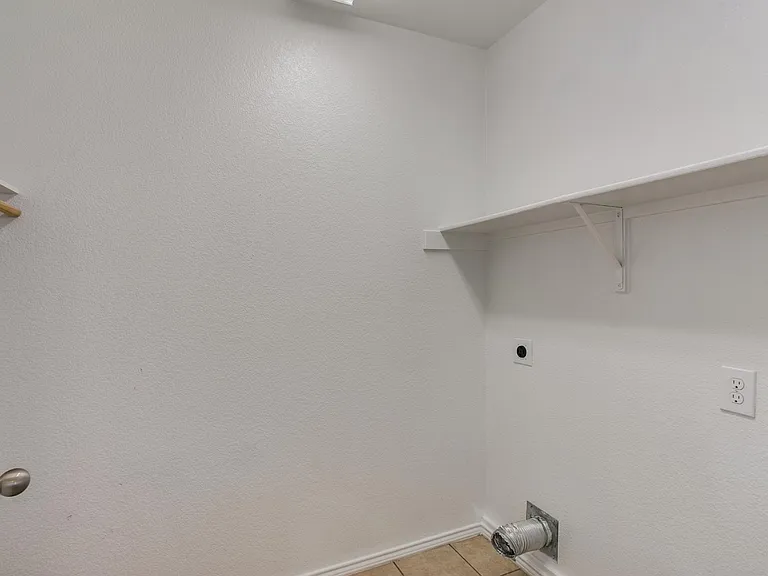 5617 Talons Crest Cir — Photo 14