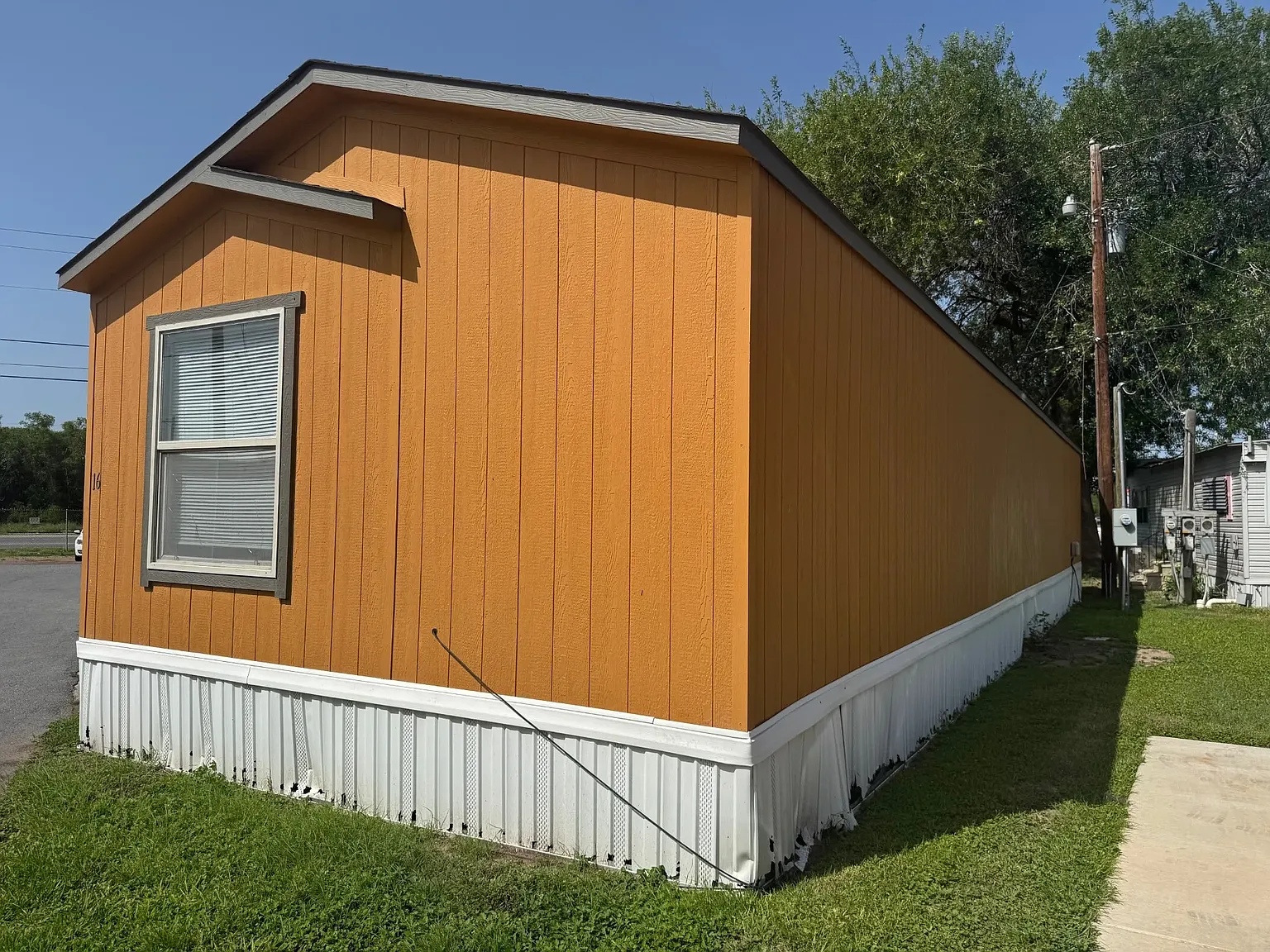 3 bed, 960 sqft, $799 — Photo 2