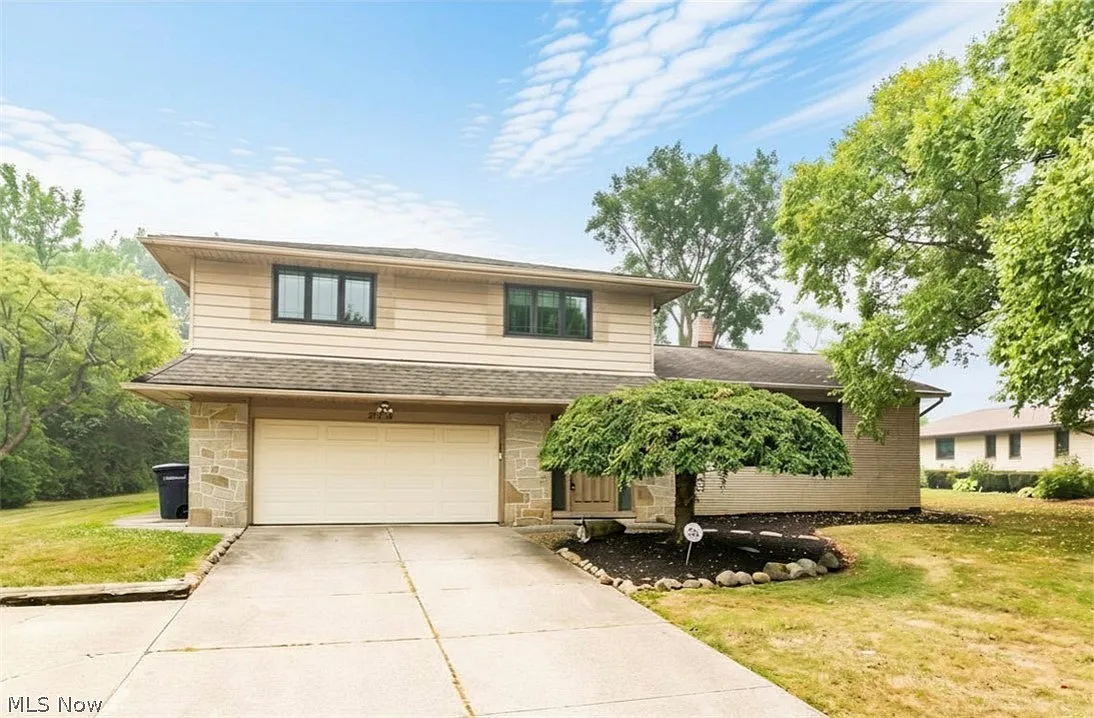 4 bed, 2.5 bath, 3097 sqft, $4,250 — Photo 1