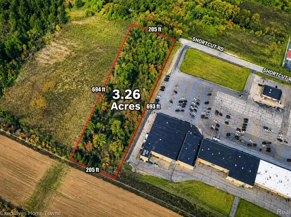 9693 Short Cut Rd, Marine City, MI 48039