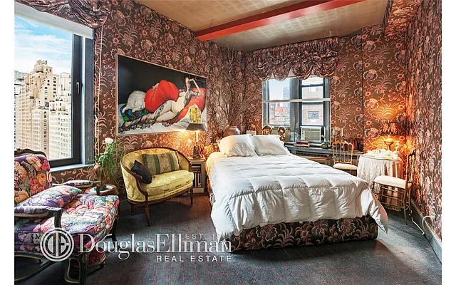 Sold by Douglas Elliman | media 18