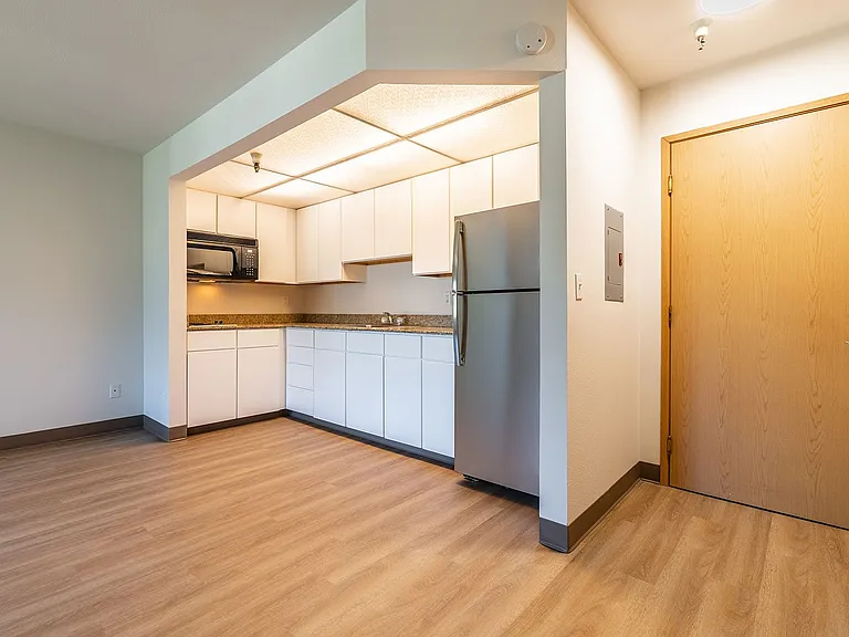 Crossroads Garden Apartments — Photo 51