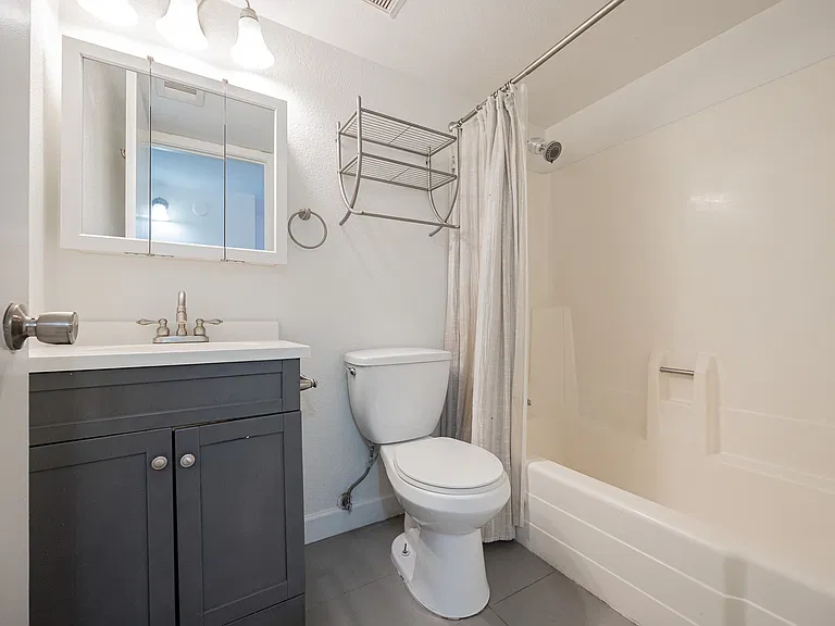 1808 N 32nd St #104 — Photo 19