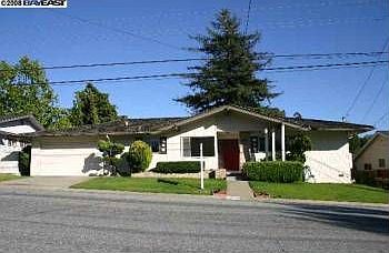 1st image of 2691 Oakes Dr
