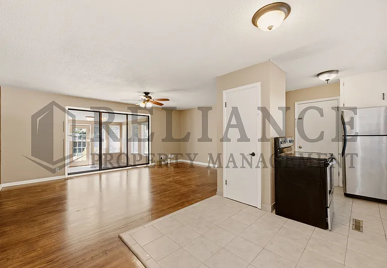 2103 W Columbine Ln — Photo 19