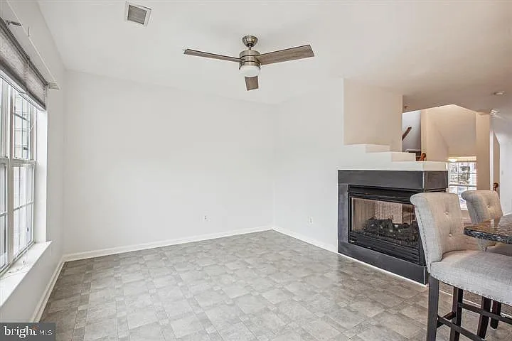 206 Heathwalk St #B — Photo 7