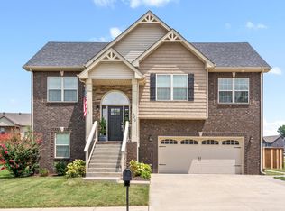 400 Sedgwick Ln, Clarksville, TN 37043