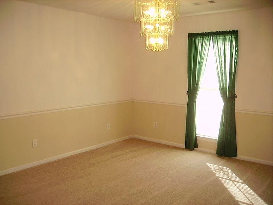 2nd image of 123 Ray Rd