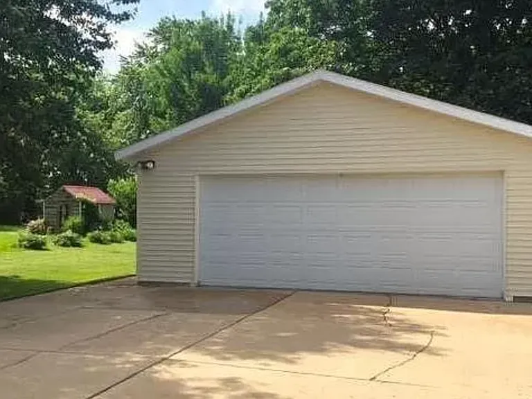 1326 W Marlene Ave — Photo 3