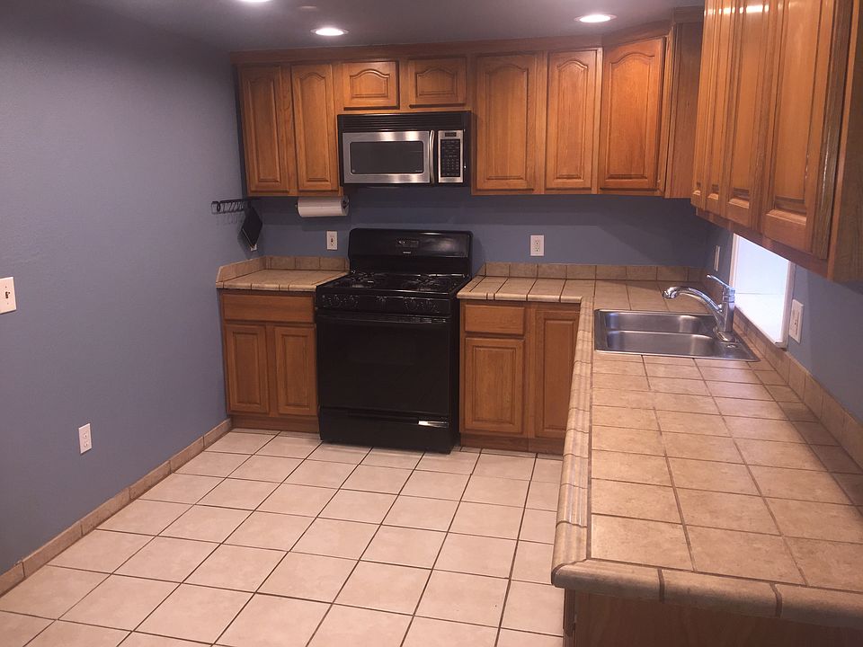 Kitchen with Range, DW,MW
