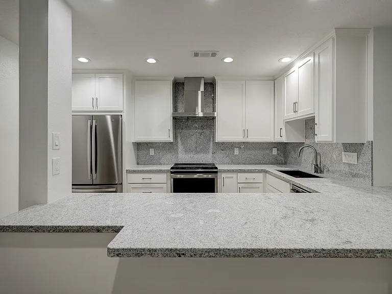 6725 Belmont St — Photo 9