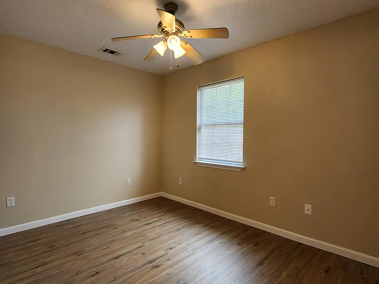 8193 Redstone Dr — Photo 5